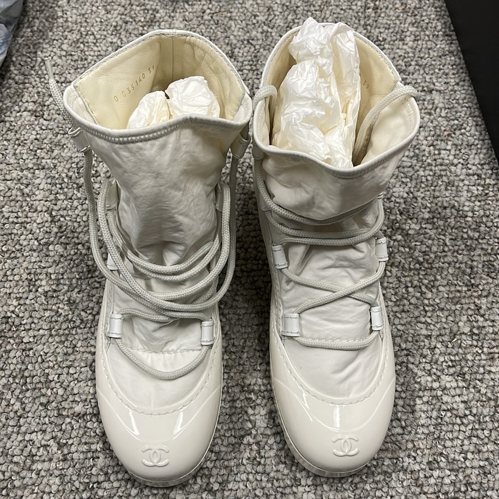 Chanel, white rain/snow boot, size 39